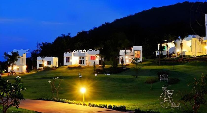 The Buda Resort Muaklek Муаклек Экстерьер фото